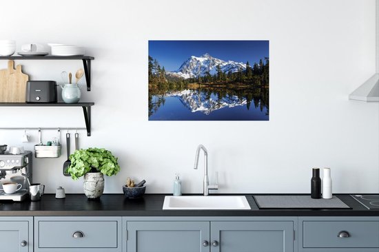 Le lac reflète la montagne dans le parc national des North Cascades affiche 90x60 cm - Tirage photo sur affiche (décoration murale salon / chambre)