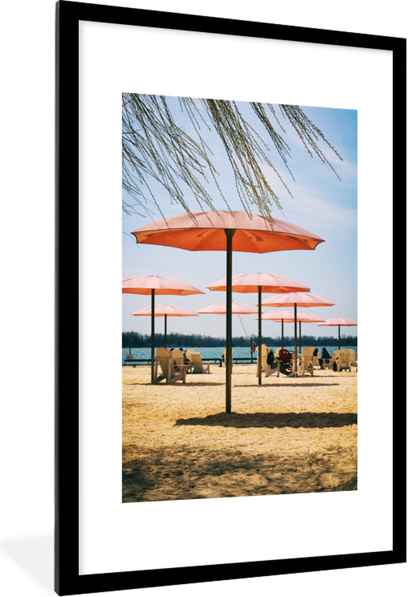 Poster in lijst - Fotolijst 80x120 cm - Posters - Parasols op Sugar Beach - Posterlijst zw
