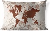 Buitenkussens - Tuin - Donkerrode wereldkaart versierd met illustraties van bloemen - 60x40 cm