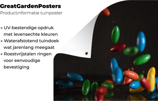 Chute de bonbons au chocolat sur fond noir affiche de jardin toile en vrac 60x40 cm - petit - toile de jardin / toile d'extérieur / Peintures pour l'extérieur (décoration de jardin)