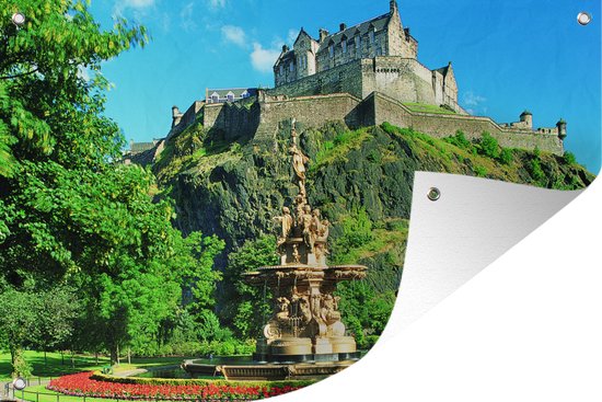 Tuindecoratie Kasteel van Edinburgh en fontein in Schotland - 60x40 cm - Tuinposter - Tuindoek - Buitenposter