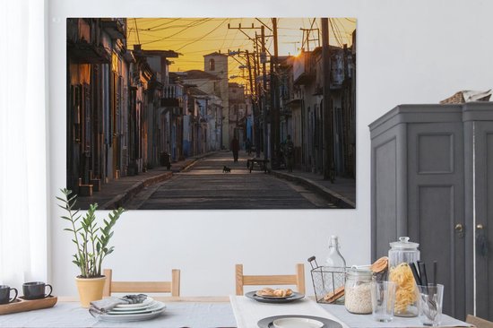 Lever de soleil sur la rue de la ville de Camaguey à Cuba, Amérique du Nord Toile 180x120 cm - Tirage photo sur toile (Décoration murale salon / chambre) XXL / Groot format!