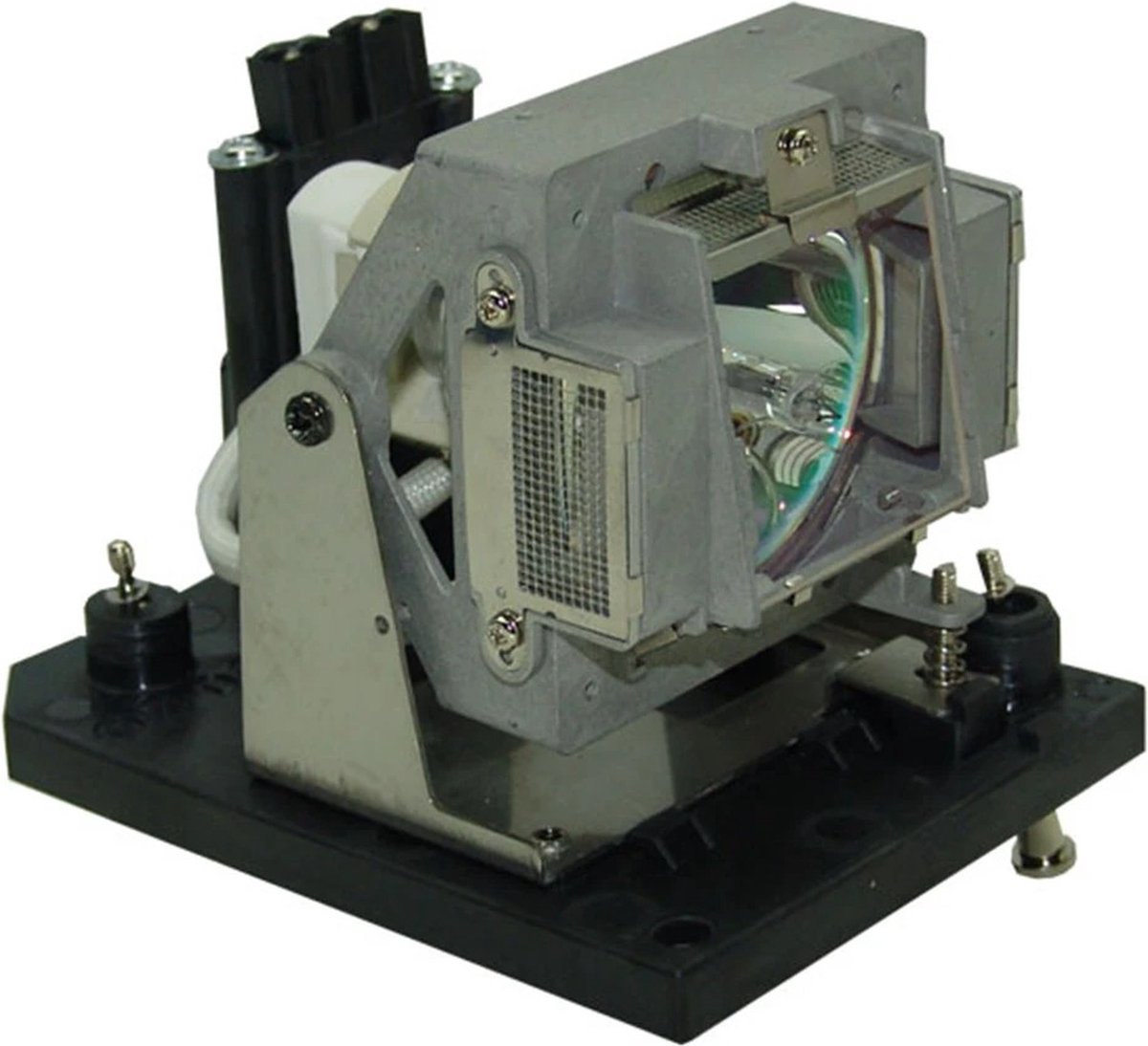 Beamerlamp geschikt voor de SANYO PDG-DXT10 beamer, lamp code POA-LMP117 / 610-335-8406. Bevat originele P-VIP lamp, prestaties gelijk aan origineel.