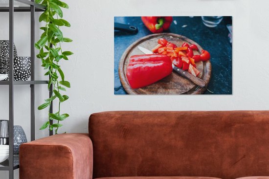 Poivron rouge haché sur fond bois Toile 90x60 cm - Tirage photo sur toile (Décoration murale salon / chambre)