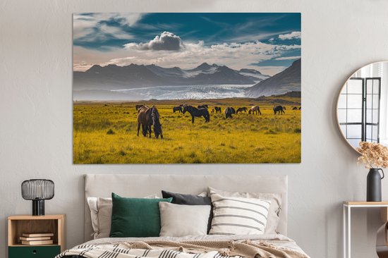 Chevaux islandais dans une pelouse toile 2cm 180x120 cm - Tirage photo sur toile (Décoration murale salon / chambre) / Animaux sauvages Peintures sur toile XXL / Groot format!