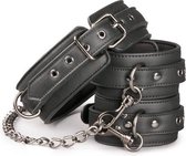 Kunstleren halsband met enkelboeien