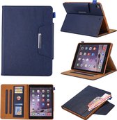 Mobigear Tablethoes geschikt voor Apple iPad 9 (2021) Hoes | Mobigear Luxury Bookcase + Stylus Houder - Blauw