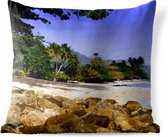 Buitenkussens - Tuin - Bomen en stenen bij het strand van Mo'orea - 45x45 cm