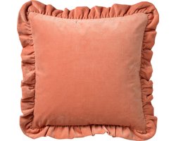 foto van 2 x Dutch Decor YARA - Kussenhoes 45x45 cm - 100% katoen - velvet - met ruches - Muted Clay - roze - met rits - zonder binnenkussen