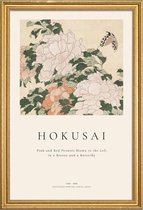 JUNIQE - Poster in houten lijst Hokusai – Roze en rode pioenrozen naar