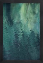 JUNIQE - Poster in houten lijst Forest In The Lake -20x30 /Groen &