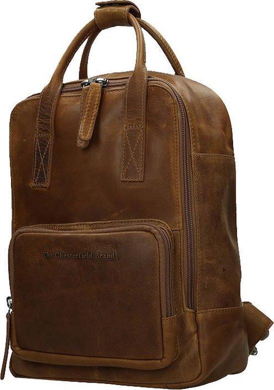 Bruine leren rugzak met handvatten, een voorvak met rits en op de voorkant het logo "The Chesterfield Brand".