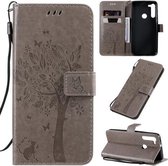 Voor Motorola Moto G8 Tree & Cat Pattern Pressed Printing Horizontale Flip PU Leather Case met houder & kaartsleuven & portemonnee & Lanyard (grijs)