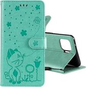 Voor OPPO F17 Pro / Reno4 Lite Cat Bee Embossing Pattern Schokbestendige horizontale flip lederen tas met houder & kaartsleuven & portemonnee (groen)