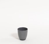 The Table atelier - kopje - Ø 7 - 130 ml - handgemaakt - grijs/zwart