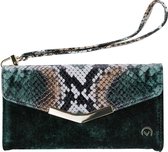 Mobilize - iPhone 8 Hoesje - Velvet Clutch Case Slangen Groen