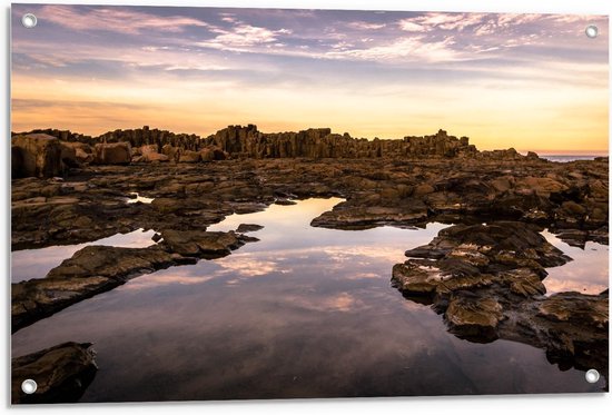 Tuinposter – Rotsen bij Bijzonder Landschap - 90x60cm Foto op Tuinposter  (wanddecoratie voor buiten en binnen)