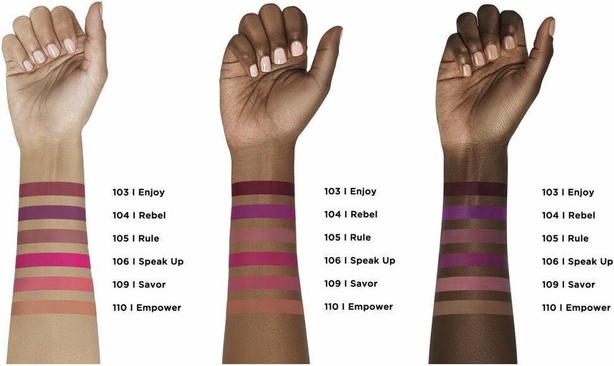 L'Oréal Paris vloeibare lippenstift in felrood. De dop is zwart met een gouden band.