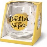 Wijnglas - Waterglas -Lieve Dochter jij bent super - Gevuld met verpakte toffeemix - In cadeauverpakking met gekleurd lint