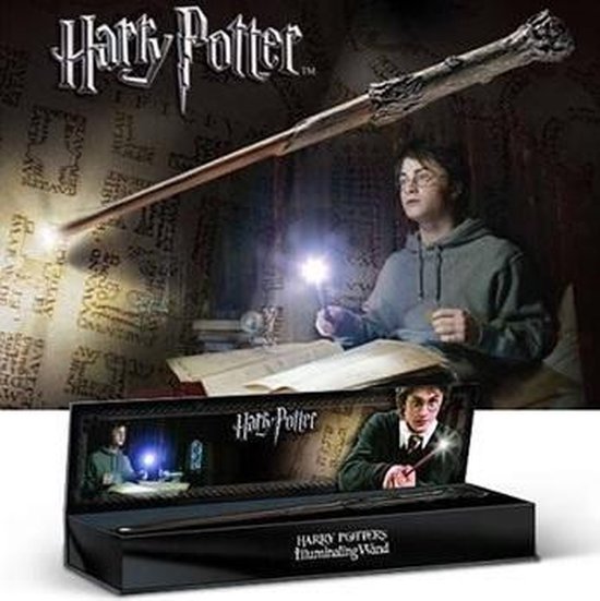 Harry Potter toverstaf met licht, met Harry Potter afgebeeld met een boek.