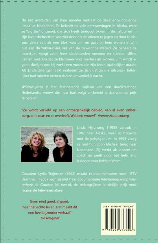 Achterkant van een boek met twee portretten van vrouwen en een barcode.