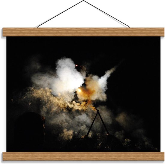 Schoolplaat – Vuur met Witte en Oranje Rook - 40x30cm Foto op Textielposter (Wanddecoratie op Schoolplaat)