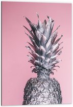 Dibond - Zilveren Ananas op Roze Achtergrond - 60x90cm Foto op Aluminium (Wanddecoratie van metaal)
