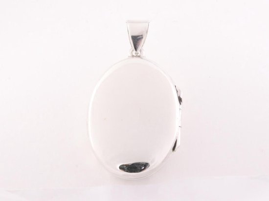 Médaillon ovale en argent artisanal