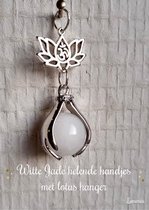 Witte Jade Healing Hands met lotus