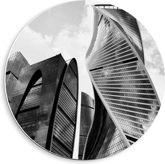 Forex Wandcirkel - Artistieke Hoge Gebouwen (zwart/wit) - 40x40cm Foto op Wandcirkel (met ophangsysteem)