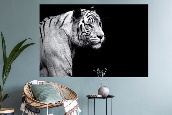 Sticker Muursticker Close-up Animaux in Zwart- Wit - Studio shot tigre blanc sur fond noir en noir et blanc - 120x80 cm - film adhésif autocollant - sticker mural repositionnable