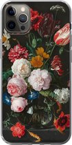 Geschikt voor iPhone 13 Pro Max hoesje - Stilleven met bloemen in een glazen vaas - Schilderij van Jan Davidsz. de Heem - Siliconen Telefoonhoesje