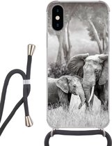 Hoesje met koord Geschikt voor iPhone XS - Olifant - Dieren - Natuur - Zwart wit - Siliconen - Crossbody - Backcover met Koord - Telefoonhoesje met koord - Hoesje met touw