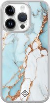Casimoda® hoesje - Geschikt voor iPhone 14 Pro - Marmer Lichtblauw - 2-in-1 case - Schokbestendig - Marble design - Verhoogde randen - Blauw, Transparant