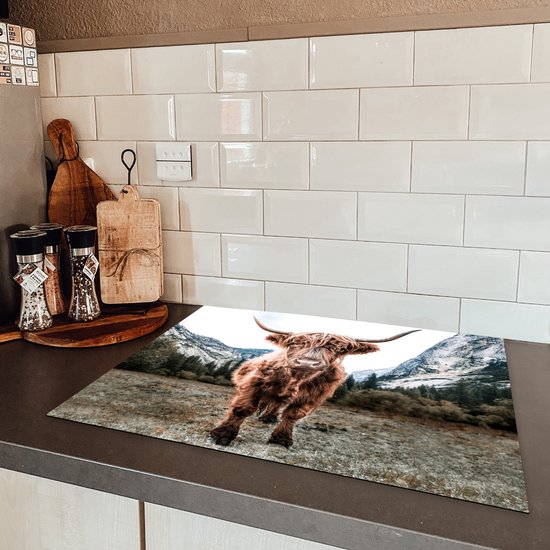 KitchenYeah® Inductie beschermer 71x52 cm - Schotse Hooglander - Berg - Dieren - Kookplaataccessoires - Afdekplaat voor kookplaat - Inductiebeschermer - Inductiemat - Inductieplaat mat