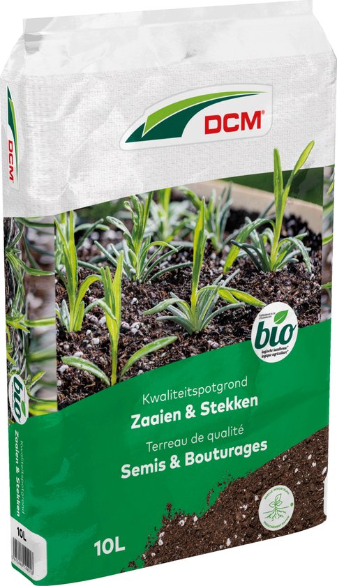 DCM potgrond voor zaaien & stekken. Groene zak met beeld van jonge plantjes in aarde. Bio logo.