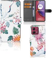 Telefoonhoesje Geschikt voor Motorola Moto G84 Wallet Bookcase Bird Flowers