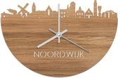 Skyline Klok Noordwijk Eikenhout - Ø 40 cm - Stil uurwerk - Wanddecoratie - Meer steden beschikbaar - Woonkamer idee - Woondecoratie - City Art - Steden kunst - Cadeau voor hem - Cadeau voor haar - Jubileum - Trouwerij - Housewarming - WoodWideCities
