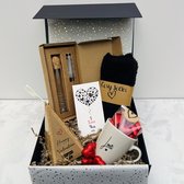 Valentijns cadeau - theepakket met wollen sokken - hartjes chocolade - Valentijn giftbox - liefde