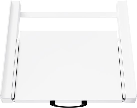 Witte stapelkit voor wasmachine en droger, opengeklapt, met een uitschuifbare plank en een zwarte handgreep.