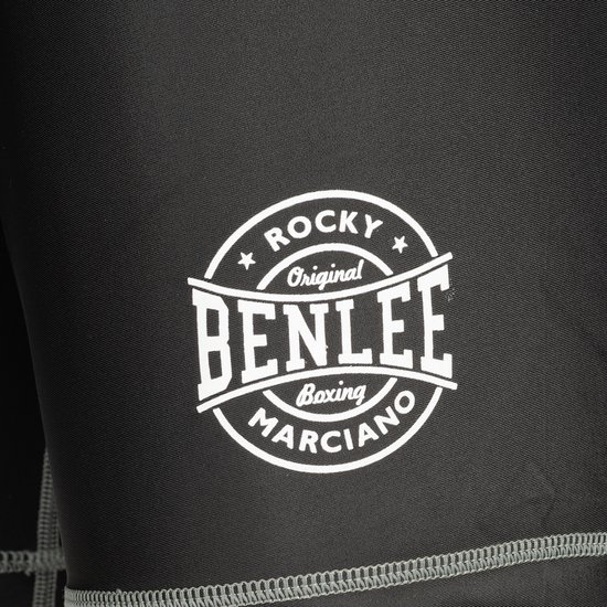 Short de sport noir avec logo Benlee blanc.