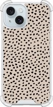 Shockproof hoesje - Geschikt voor iPhone 15 - Almond dots - Extra sterke case - TPU/polycarbonaat - Gestipt - Beige, Transparant
