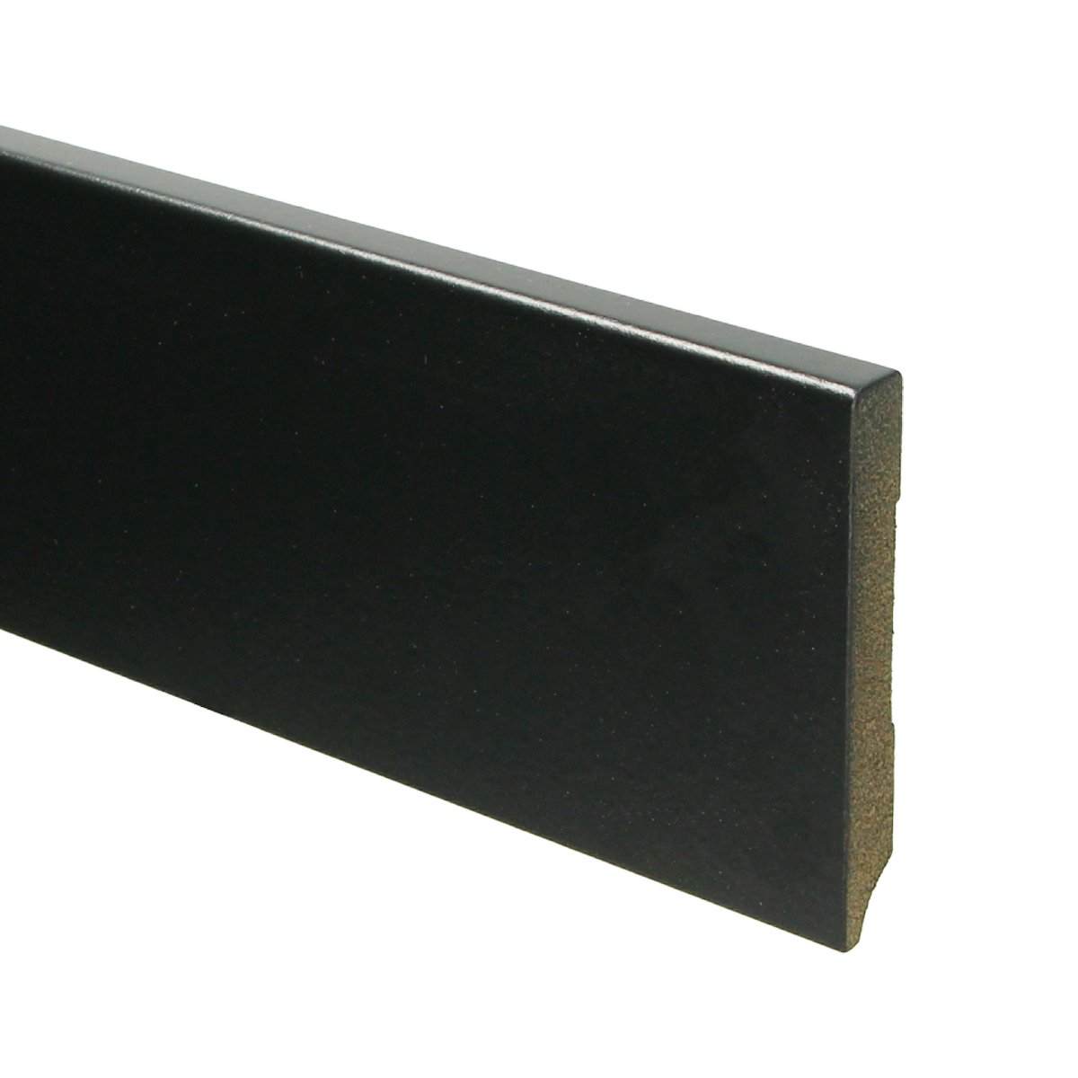 Sfeerplinten - MDF Moderne Plint - 94x12 mm - Voorgelakt RAL 9005 Zwart - Per 5 stuks - Lengte 2.4m - Voordelig MDF plinten kopen - Eenvoudige installatie met montagekit of spijkers