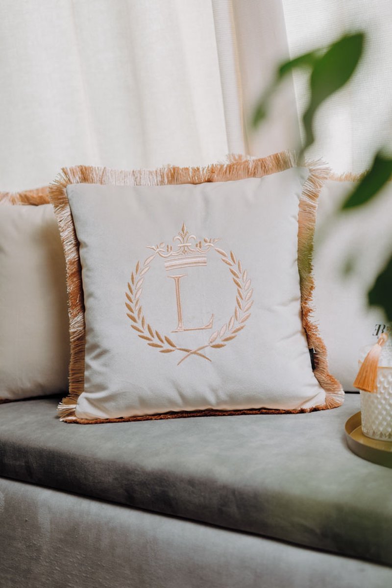 Embroidered pillow / personalised pillow / monogram pillow / decorative cushion 40x 40 beige velvet letter L
