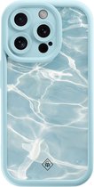 Casimoda® hoesje - Geschikt voor iPhone 13 Pro - Aqua Wave - Effen telefoonhoesje met lensbescherming - TPU - Backcover - Blauw