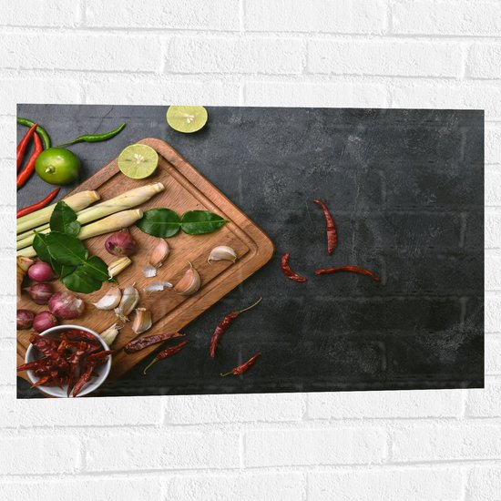 Muursticker - Snijplank - Eten - Groente - Fruit - Pepers - 75x50 cm Foto op Muursticker