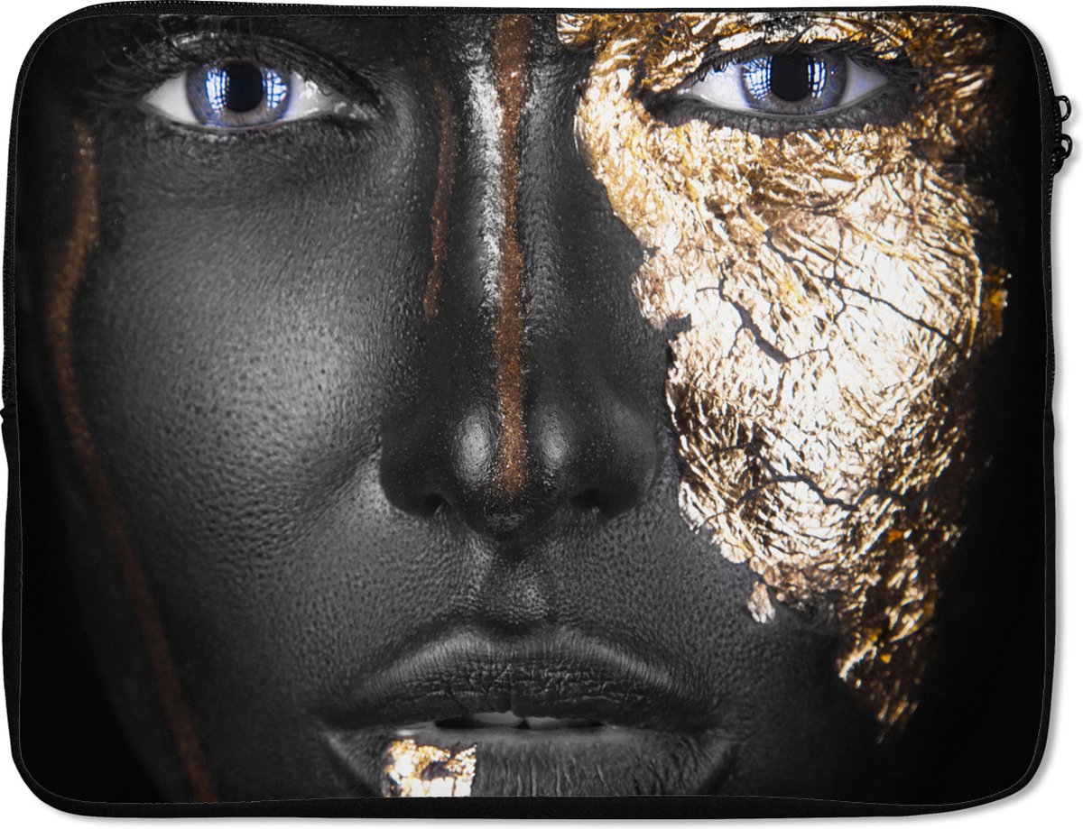 Laptophoes 17 inch - Vrouw - Bladgoud - Zwart - Goud - Luxe - Laptop sleeve - Binnenmaat 41x28 cm - Zwarte achterkant