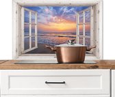 Spatscherm keuken 90x60 cm - Kookplaat achterwand Doorkijk - Zee - Strand - Zonsondergang - Blauw - Muurbeschermer - Spatwand fornuis - Hoogwaardig aluminium