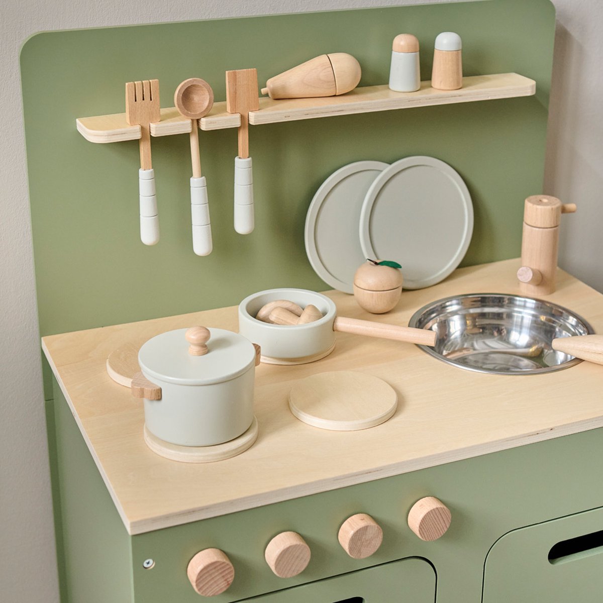 Speelkeuken Hout Olijfgroen - Kinderkeuken inc. 13 Speelgoed keuken accessoires - Frisse, rustgevende en speelse vol magie - Elke Dag een Culinaire Droom — afbeelding 2
