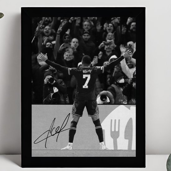 Kylian Mbappé Ingelijste Handtekening – 15 x 10cm In Klassiek Zwart Frame – Gedrukte handtekening – Paris Saint Germain - PSG - Voetbal - Football - WK - World Cup